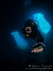 Diver in the cueva del diablo. El Hierro. by Alexia Dunand 